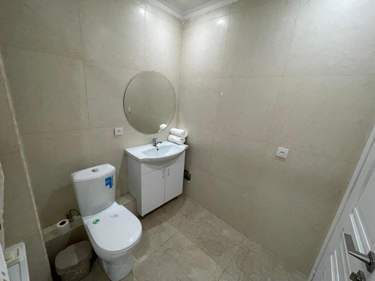Apartment In Almaty Luaran gambar