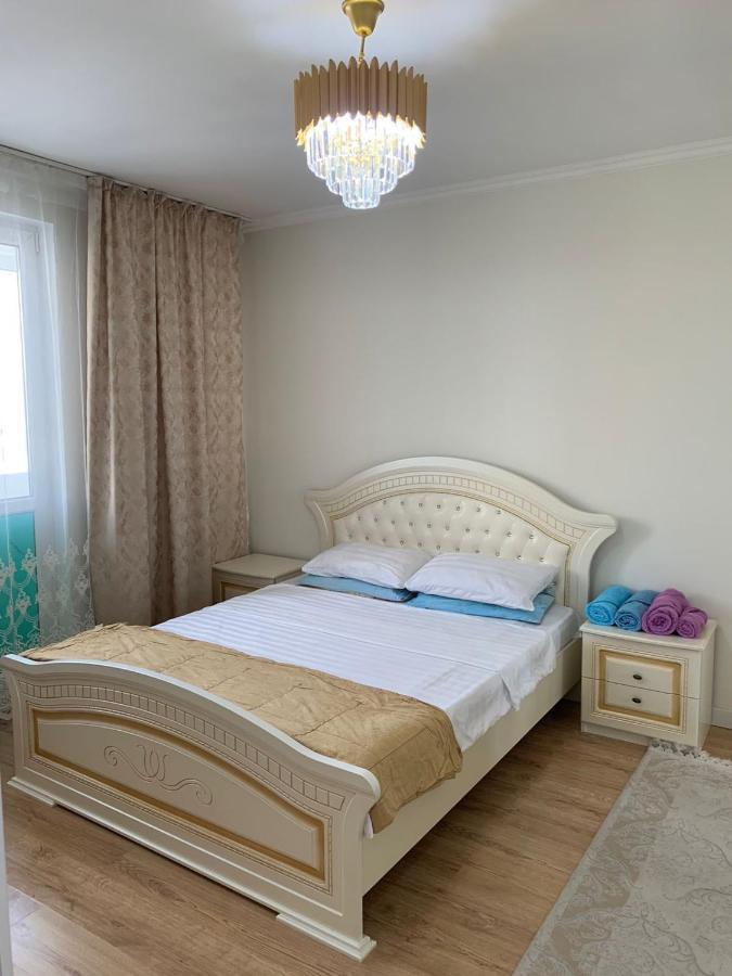 Apartment In Almaty Luaran gambar